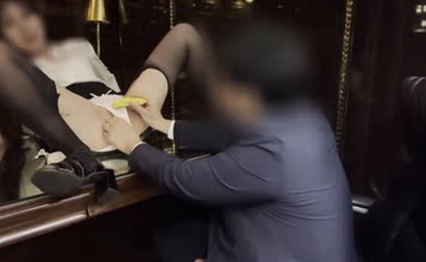 爆乳S級美人秘書--在辦公室內用我的精液幹到她懷孕-小穴被口交後潮吹了---