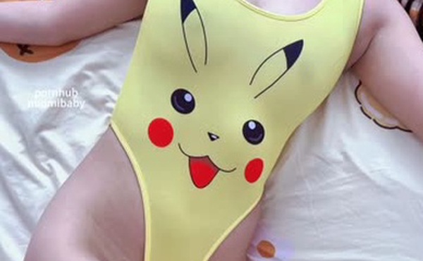純情女大皮卡丘套裝欲求不滿吶-