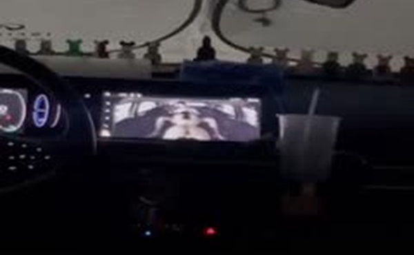 行走的自拍神器啊这是